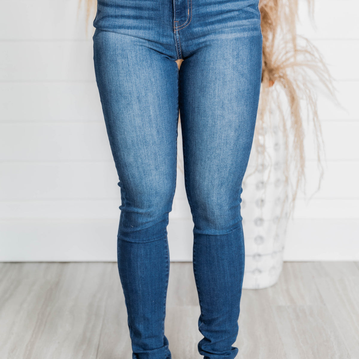 Womens Hannah High Rise Jeans in Dark Denim Size 3 by Fashion Nova
