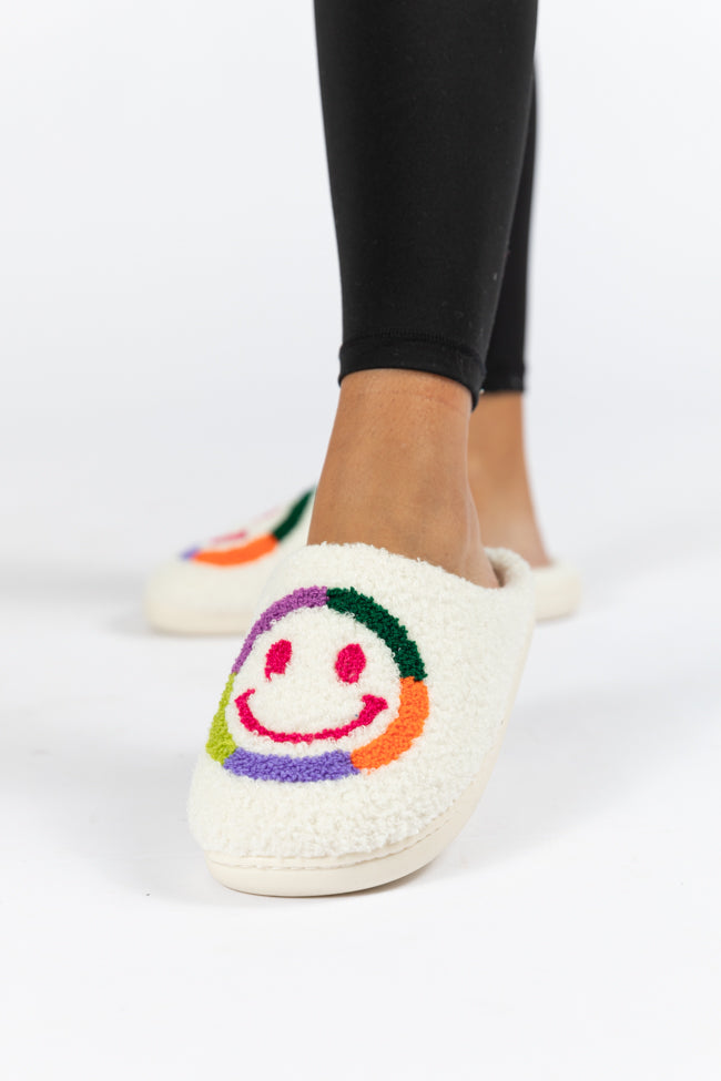 Smiley Face Slippers DOORBUSTER