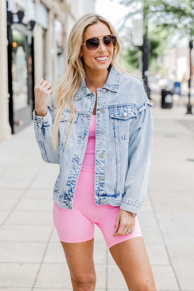 Le Fashion: A Cool Take on How to Wear an Oversized Moto Jacket