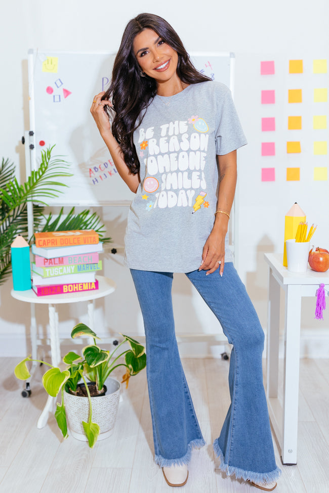 Be The Reason Someone Smiles Today Light Grey Oversized Graphic Tee