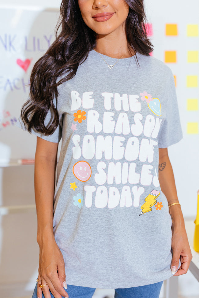 Be The Reason Someone Smiles Today Light Grey Oversized Graphic Tee