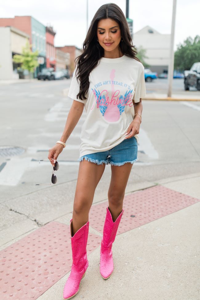 This Ain't Texas, It's Nashville Cream Oversized Graphic Tee