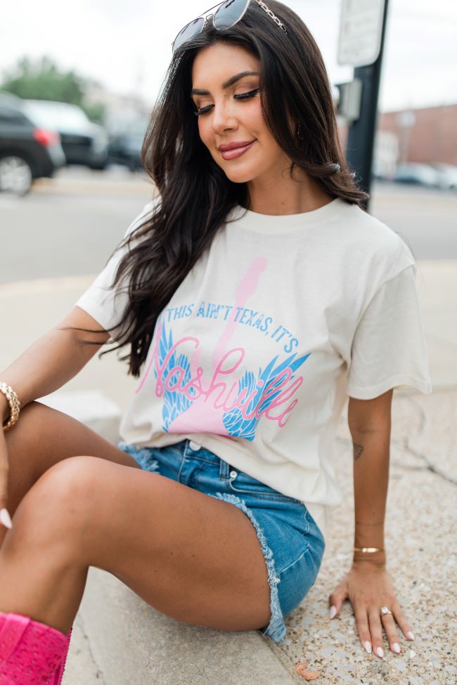 This Ain't Texas, It's Nashville Cream Oversized Graphic Tee