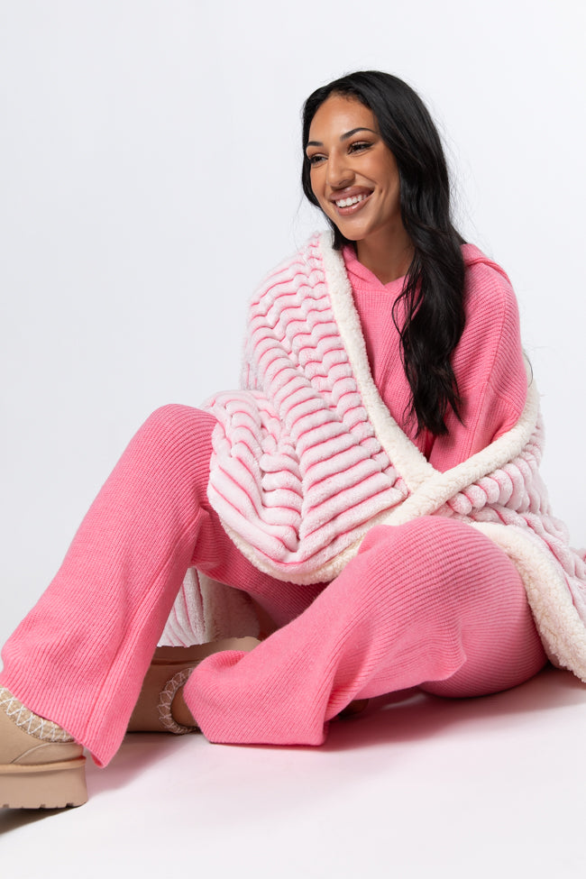 Cozy On Up Pink Luxe Fur Sherpa Lined Blanket DOORBUSTER