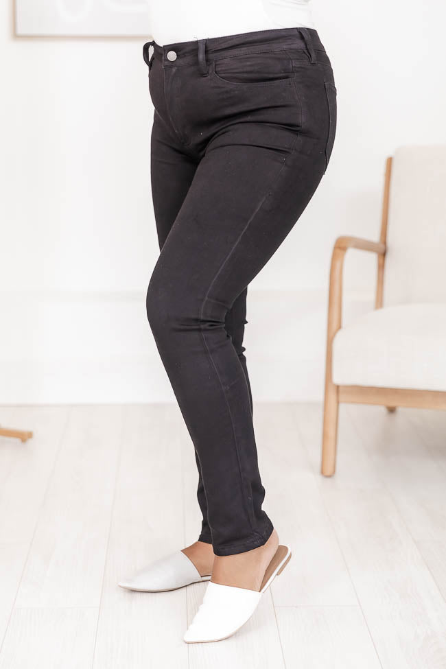 Curvy black skinny sales jeans