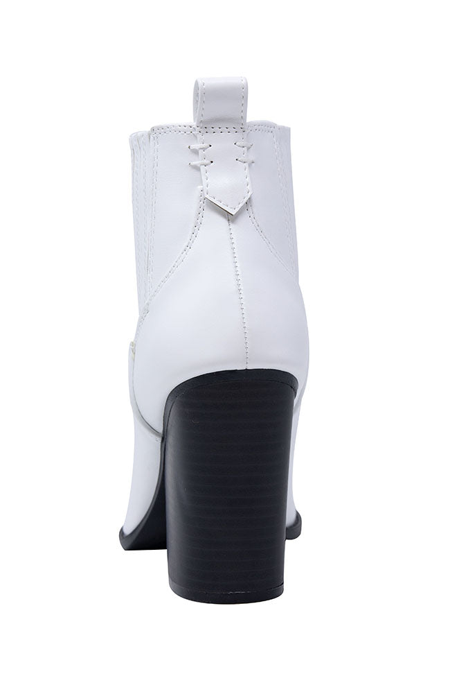 Cheyenne White Pointed Toe Western Boot